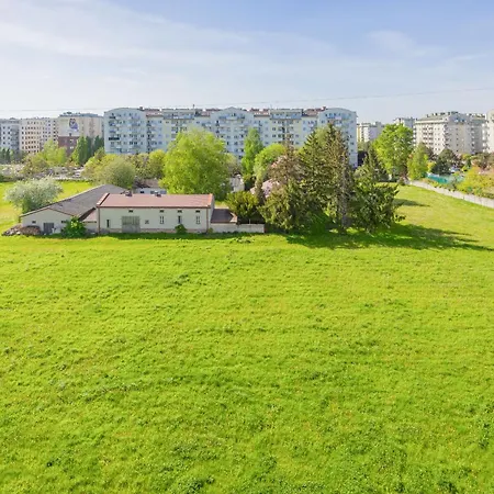 Spacious With Parking And Balcony By Renters Варшава