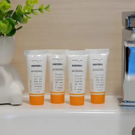 Spacious With Parking And Balcony By Renters Warsaw